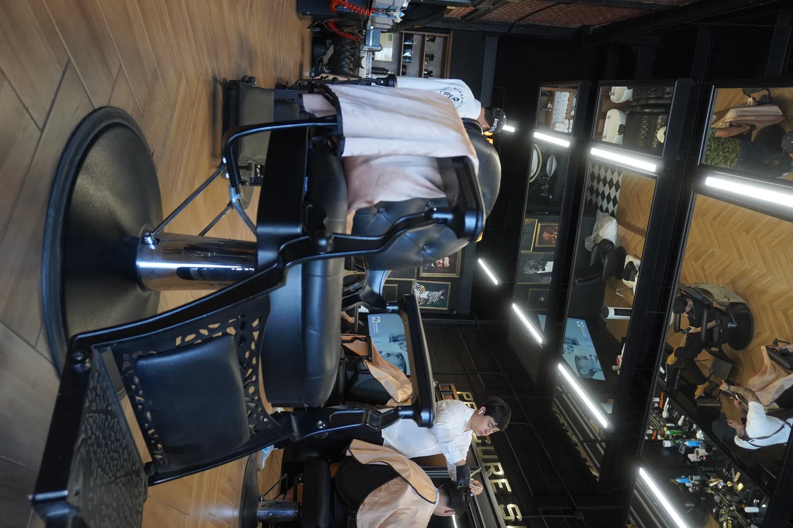 Sillas de barbero de MP Barber Club